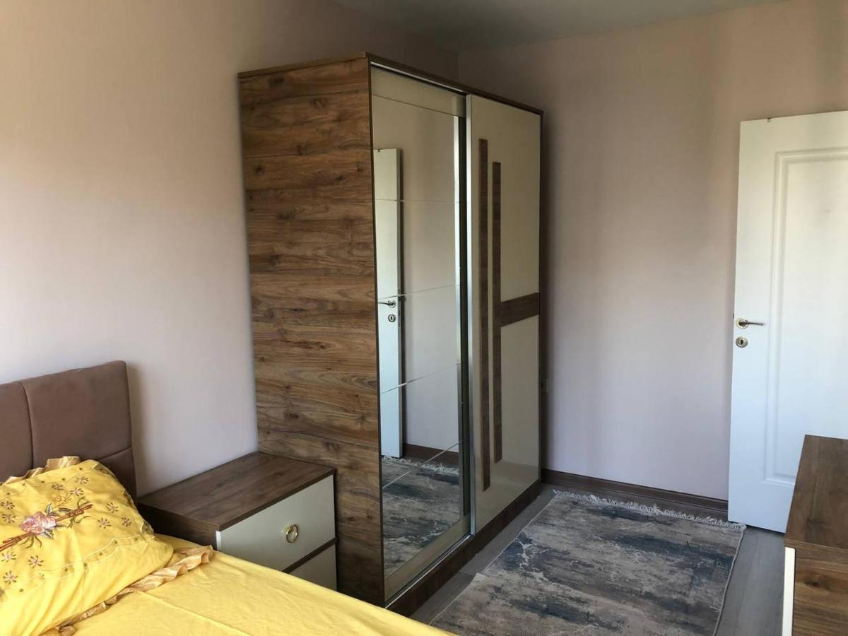 Goldist Apartment *